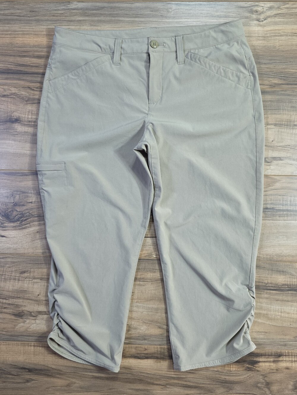 Eddie Bauer Outdoor Hiking Ruched Hem Capri Pants Beige 10 Womens